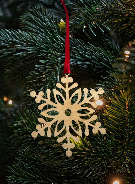Floral Wooden Snowflake Christmas Ornament – Rustic Holiday Décor